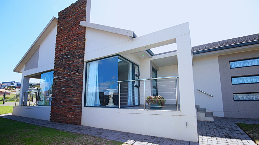 4 Bedroom Property for Sale in Monte Christo Western Cape